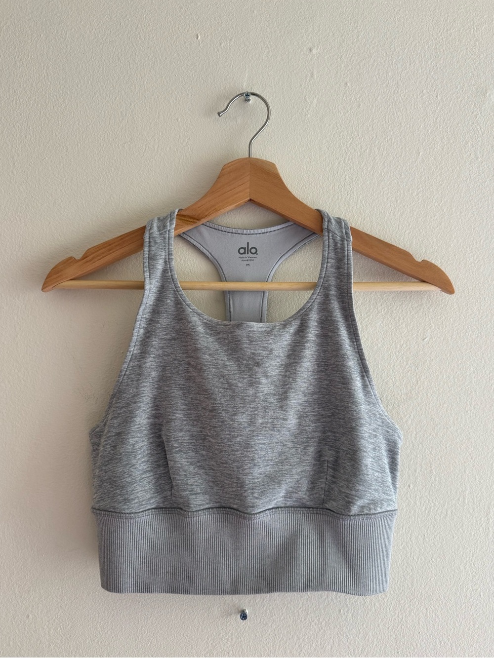 Alo Yoga sports bra grey ribbed medium